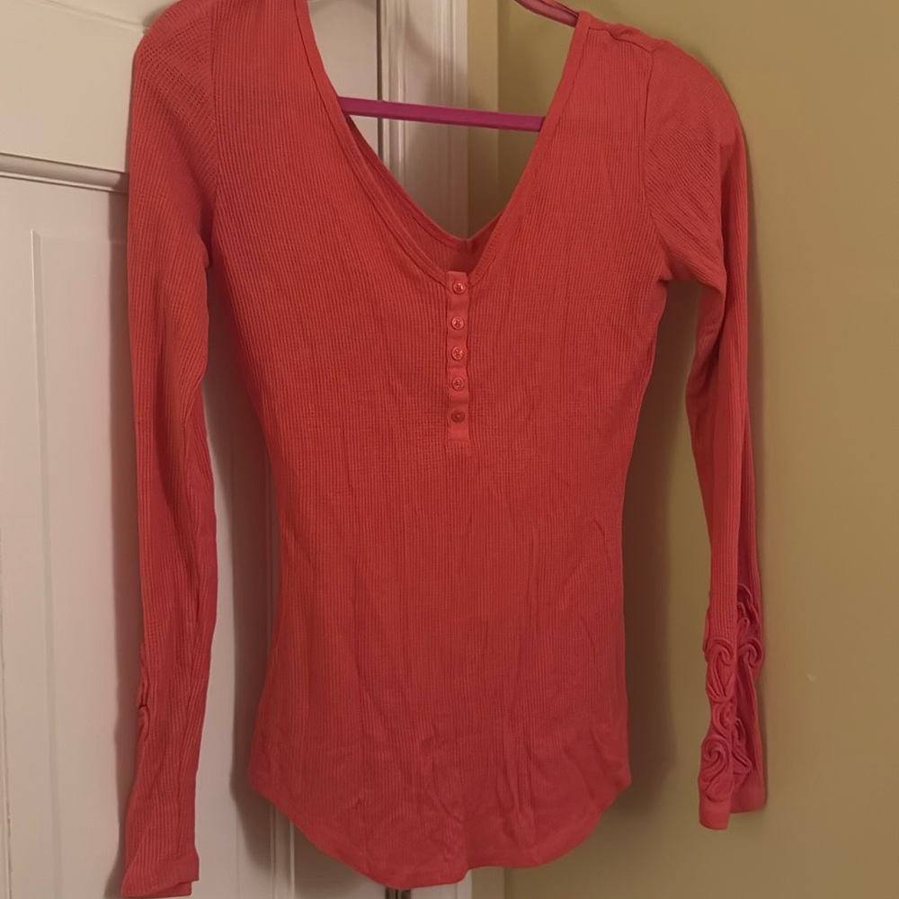 Guess long sleeve v neck top
